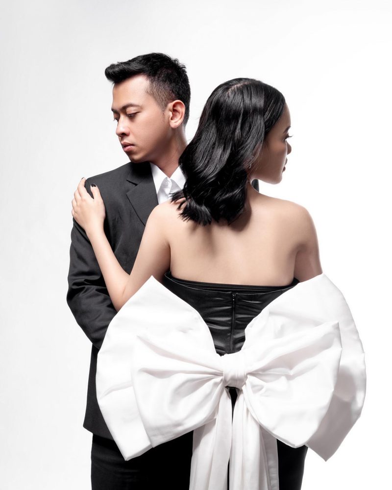 Modern Gown Pita - Hitam Putih