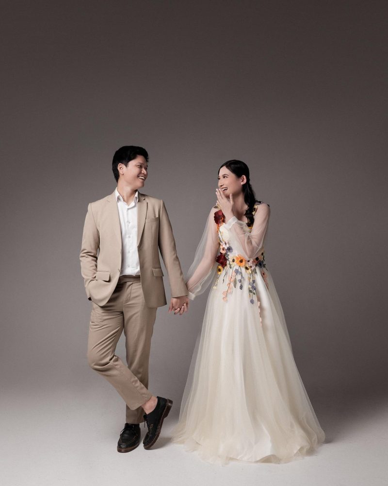 Modern Gown Flower - Putih 01